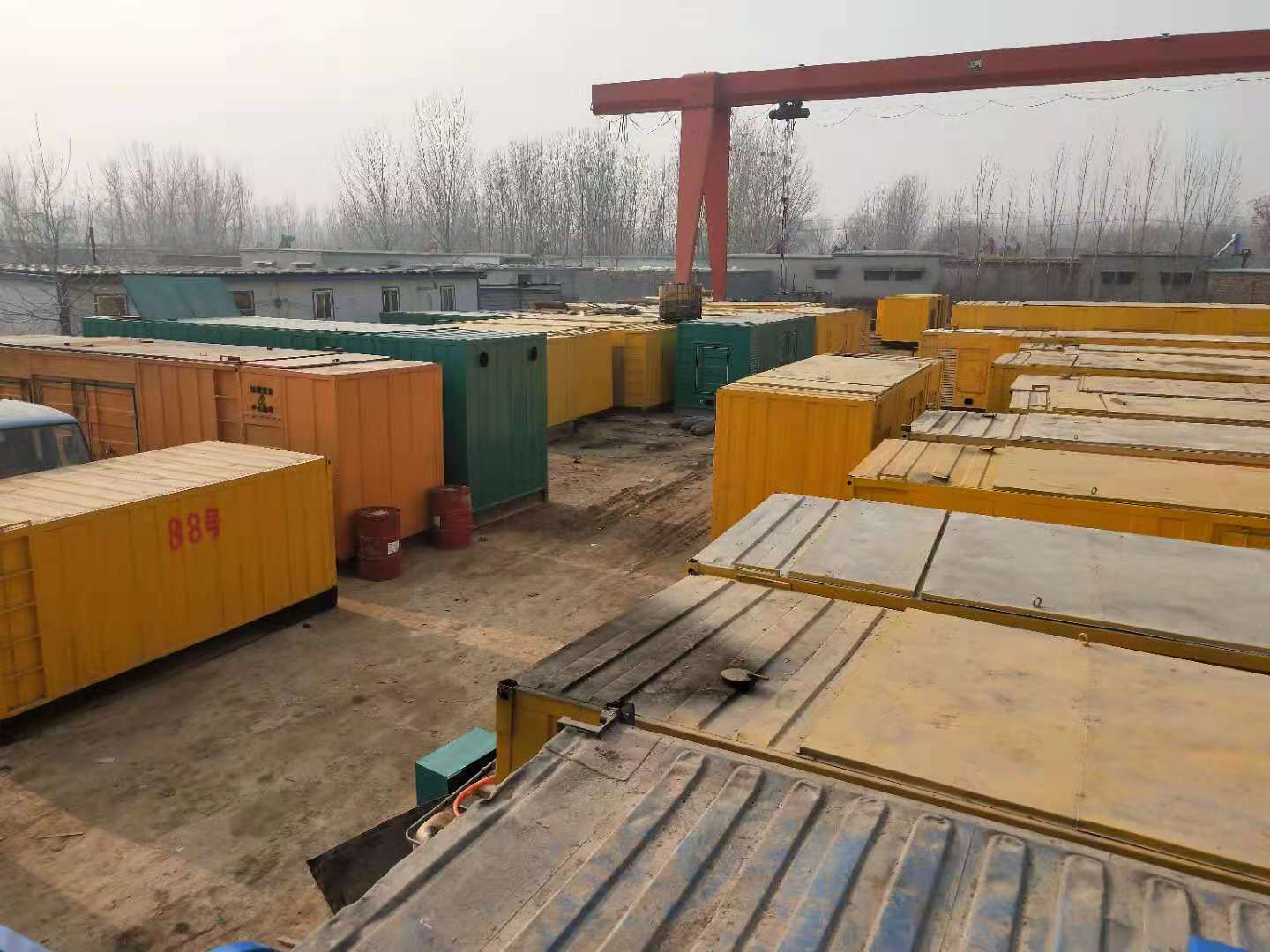 莘县租赁发电机-灰尘、风沙对柴油发电机组造成哪些不良影响？